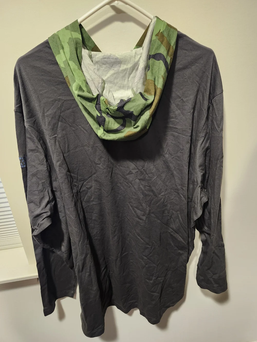 Jordan Men’s Long Sleeve Hooded Tar Heels Tee